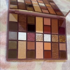 Sephora Eyeshadow Palette with Multiple Shades